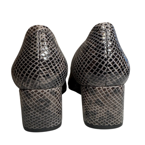 Trotters Kari Dark Gray Snake Print Block Heels Slip On Leather Pumps 7.5 W - Picture 10 of 14
